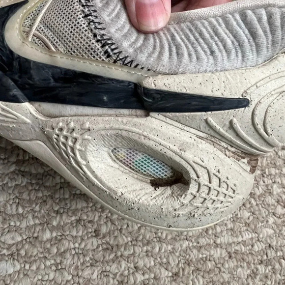 Nike Cosmic Unity DA6725-100 Men's Natural Gray Basketball Sneaker Shoes WH165 - Picture 12 of 14